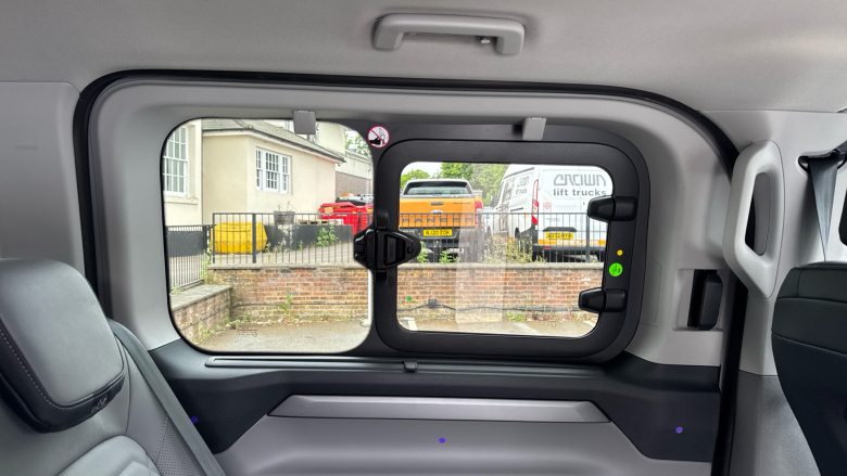 Ford Tourneo Custom 340 L1 Electric Rwd 160kW 65kWh H1 Titanium X 8 seater Auto